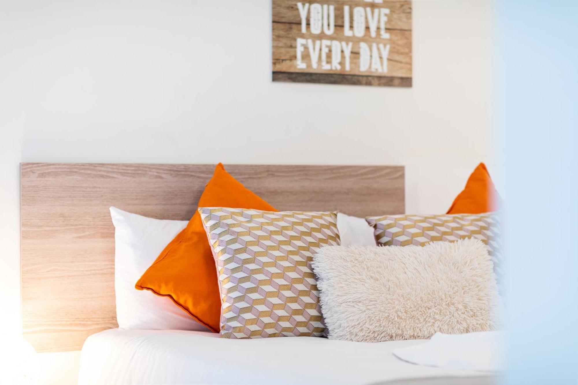 Oshun Sanchinarro Apartment Madrid Ngoại thất bức ảnh
